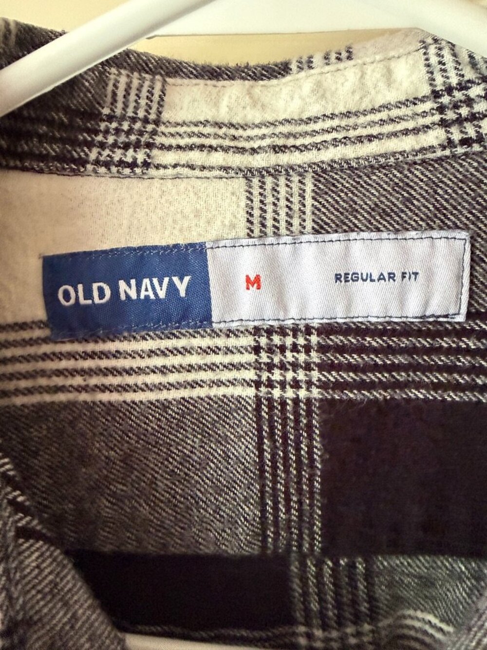 Mens Old Navy "Regular Fit" Flannel Shirt size Med - Picture 3 of 6